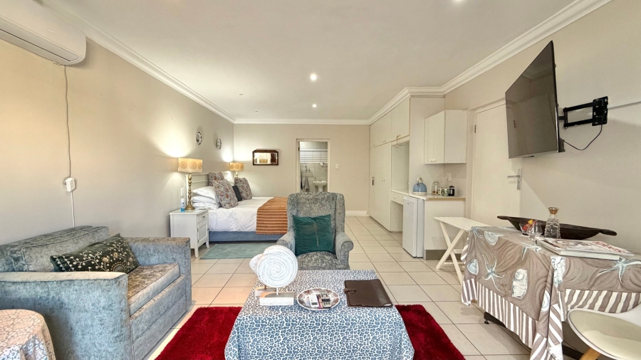 6 Bedroom Property for Sale in Gordons Bay Village Western Cape